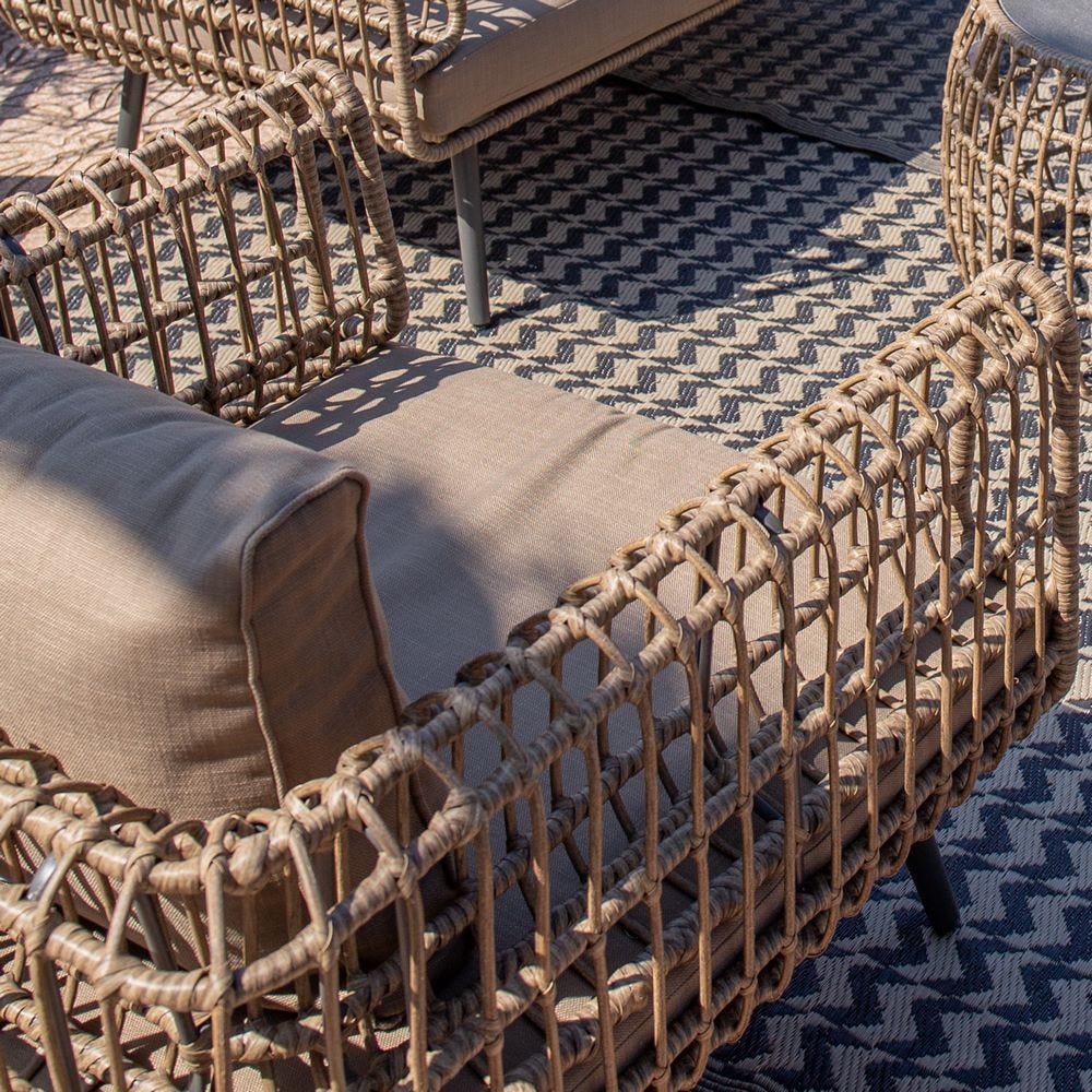 Sofá de ratán y acero modelo Ariki para salón o terraza – 161 x 84 x 67 cm - Imagen 3