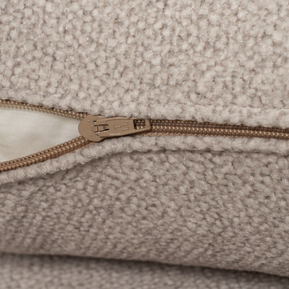 Sofá beige de tela para salón moderno – 245 x 102 x 100 cm - Imagen 10