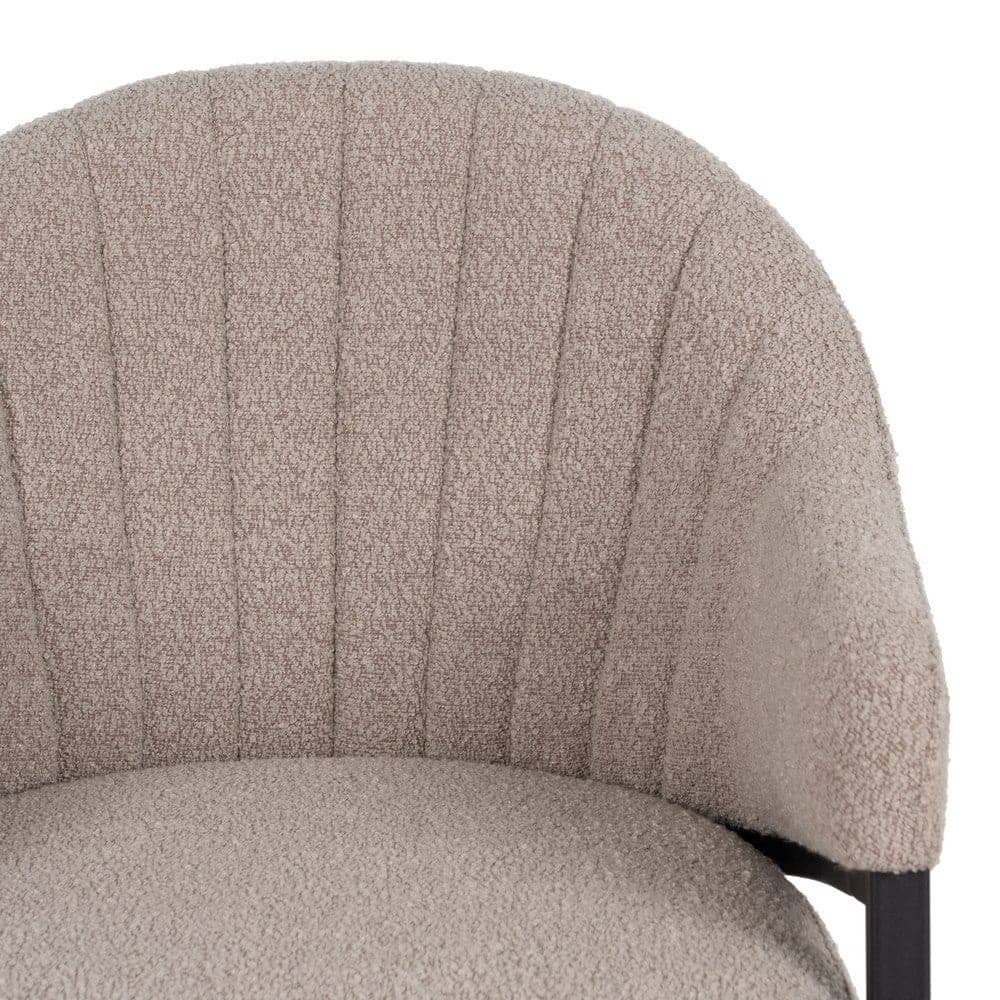 Pack de 2 Sillas Dylan con Brazos de Tela Beige y Estructura Metálica - Diseño Ergonómico y Moderno para Salones y Comedores (82 cm) - Imagen 5