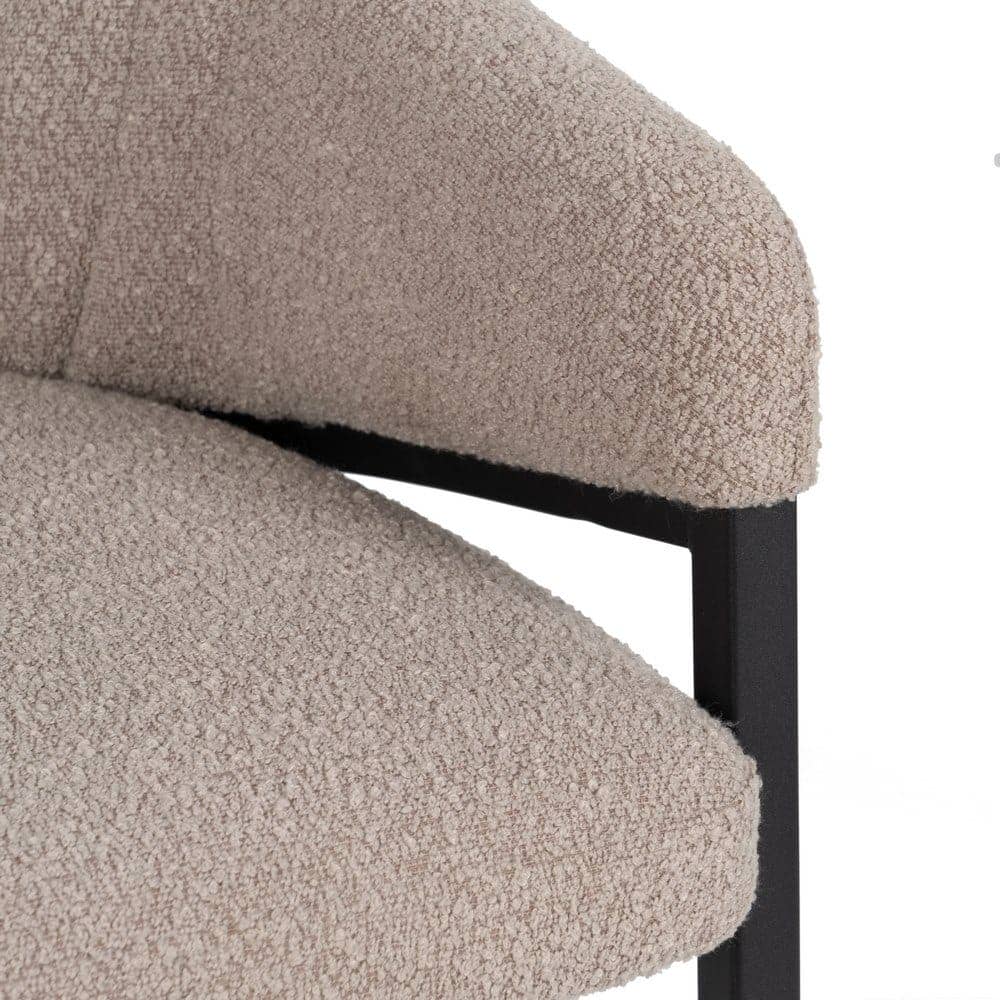 Pack de 2 Sillas Dylan con Brazos de Tela Beige y Estructura Metálica - Diseño Ergonómico y Moderno para Salones y Comedores (82 cm) - Imagen 9