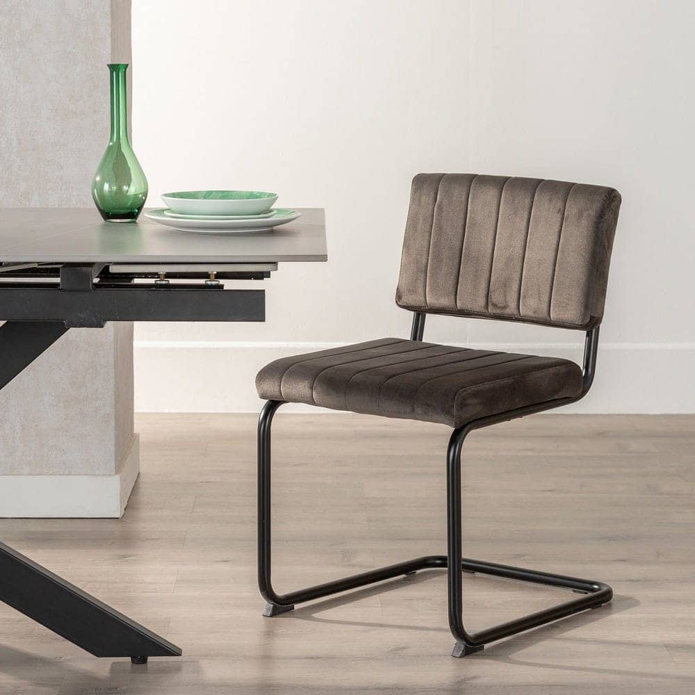 Pack de 2 Sillas Hendrix Taupe de Tejido y Metal - Diseño Moderno y Ergonómico para Comedor y Oficina, Soporte hasta 120 kg, Sin Montaje, Ideal para Ambientes Comerciales - Imagen 12