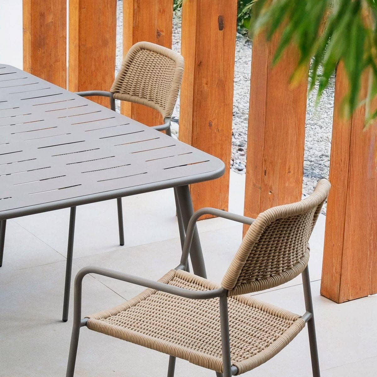 Silla Apilable Milos | Estructura Limo / Asiento Beige - Imagen 11